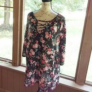 Bobbie Brooks 2X Plus Size Pink & Black Floral Top